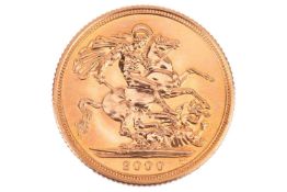 An Elizabeth II full sovereign, dated 2000, in fitted case.