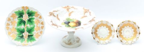 Prunkschale, -aufsatzschale und Paar Untertassen, Meissen.