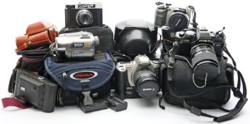 Konvolut aus 7 Kameras mit Zubehör.