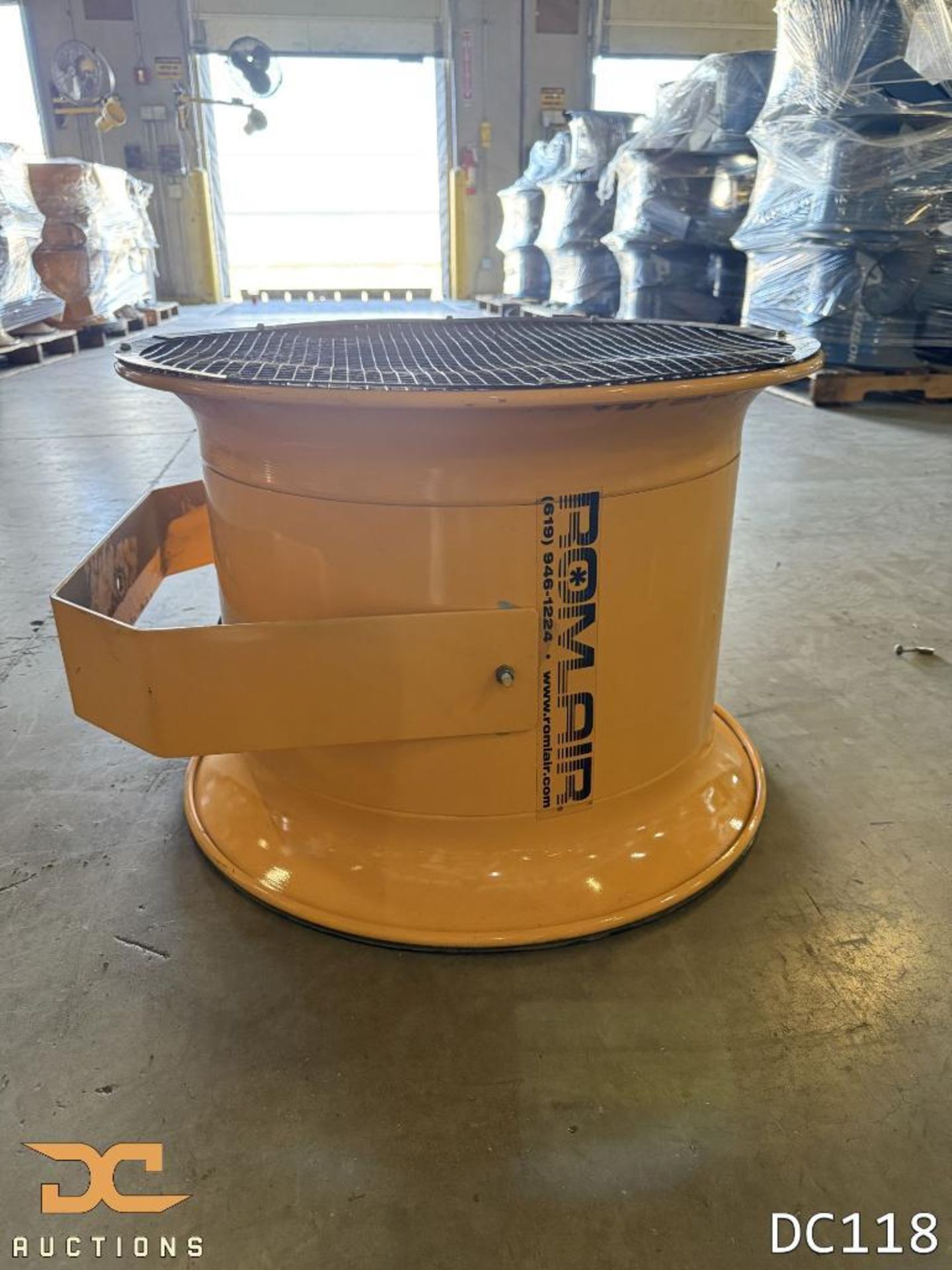 Lots Fans { Choice of lots: 118 (P) } 2 Pallets of 18