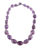 A FACETTED AMETHYST BEAD NECKLACE