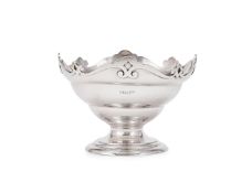 AN EDWARDIAN SILVER PEDESTAL BOWL