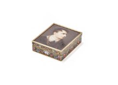 Y AN EARLY 19TH CENTURY ENAMELLED GOLD BOX WITH THE PORTRAIT OF BERNHARD VON LINDENAU