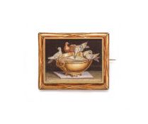 A GOLD BROOCH MOUNTED MICROMOSAIC OF THE DOVES OF PLINY
