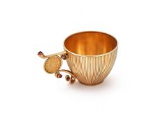 A RUSSIAN GOLD AND JEWELLED CHARKA