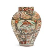 A LARGE IMARI BALUSTER VASE, LATE 17TH CENTURY