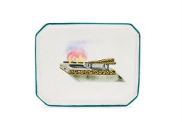 A WEMYSS POTTERY SHAPED RECTANGULAR COMB TRAY, CIRCA 1900