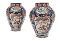 A LARGE PAIR OF JAPANESE ARITA VASES, LATE 17TH CENTURY