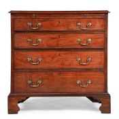 A GEORGE III MAHOGANY CHEST OF DRAWERS, CIRCA 1780