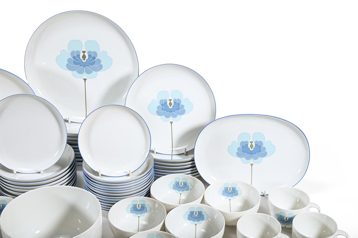 ROSENTHAL (GERMAN, FOUNDED 1879), 'BLAUE BLUME' DINNER SERVICE; CIRCA 1970 - Image 3 of 4
