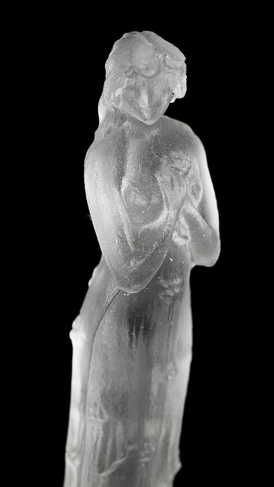 RENÉ LALIQUE (FRENCH, 1860-1945), ‘ROSES’ PERFUME BOTTLE FOR D’ORSAY; DESIGNED 1919; PRE 1945 - Image 3 of 4