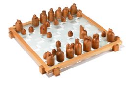 DESMOND RYAN (BRITISH, B.1941), A CHESS SET; LATE 20TH/EARLY 21ST CENTURY