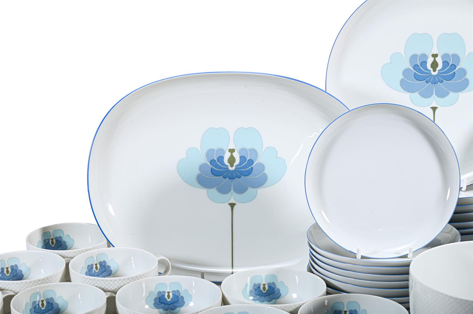 ROSENTHAL (GERMAN, FOUNDED 1879), 'BLAUE BLUME' DINNER SERVICE; CIRCA 1970 - Image 2 of 4