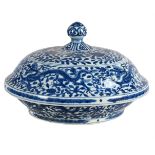 A LARGE CHINESE BLUE AND WHITE 'DRAGON' BOX AND COVER