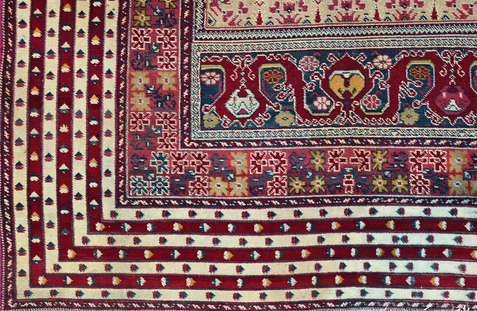 AN AGRA PRAYER RUG - Image 3 of 4