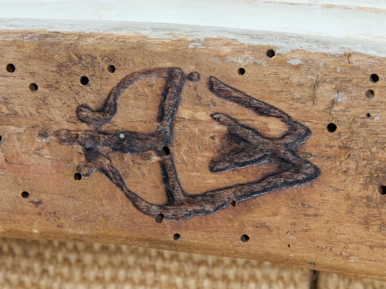 ‡ A ROYAL LOUIS XVI WHITE-PAINTED AND UPHOLSTERED CHAISE A LA REINE, CIRCA 1785 - Image 6 of 6