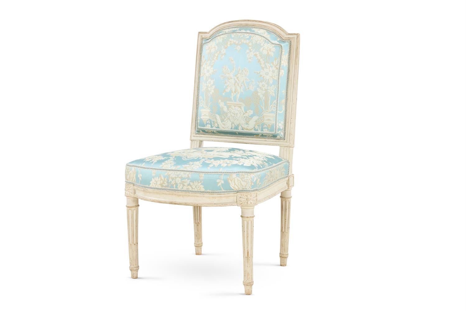 ‡ A ROYAL LOUIS XVI WHITE-PAINTED AND UPHOLSTERED CHAISE A LA REINE, CIRCA 1785