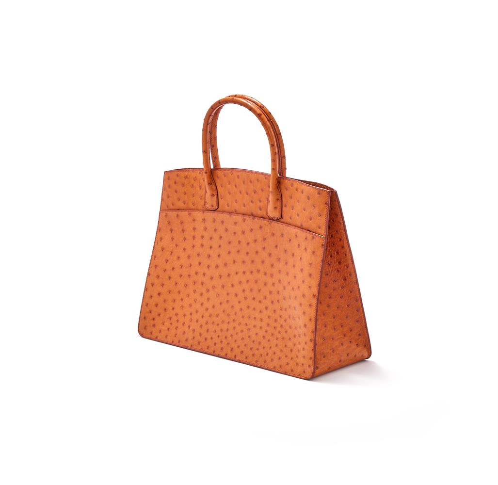 HERMES, WHITE BUS 40, A COGNAC OSTRICH HANDBAG - Image 3 of 4