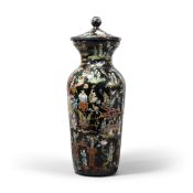 A LARGE CHINOISERIE DECALCOMANIA VASE AND COVER, LATE 19TH OR EARLY 20TH CENTURY