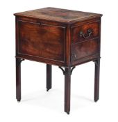 A GEORGE III MAHOGANY CELLARET, CIRCA 1790