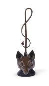 A BRASS FOX HEAD DOOR PORTER OR DOOR STOP, EARLY 20TH CENTURY