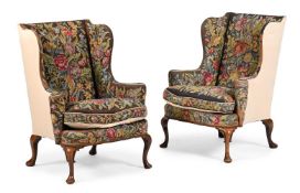 A PAIR OF WALNUT WING ARMCHAIRS, IN GEORGE I STYLE, LATE 19TH OR EARLY 20TH CENTURY