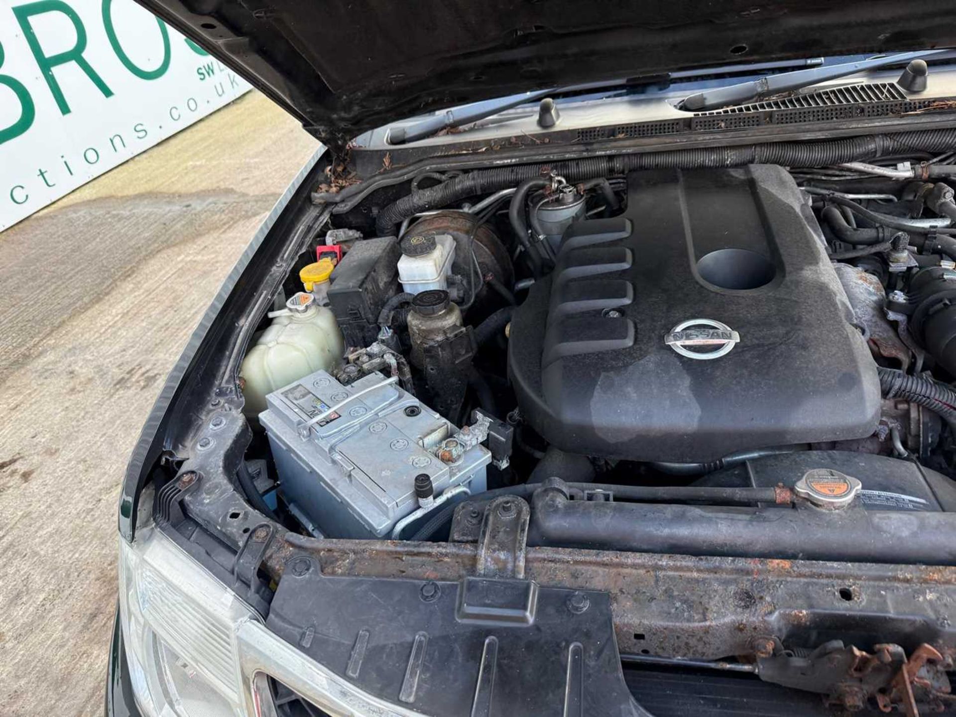 2010 Nissan Navara Tekna DCi Crew Cab Pick Up 2.5 D, Automatic Gear Box, Leather Interior, Electric  - Image 19 of 22