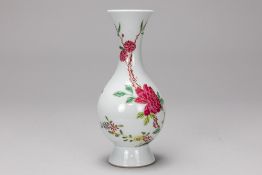small Chinese vase in porcelain with a floral 'Famille Rose' decor