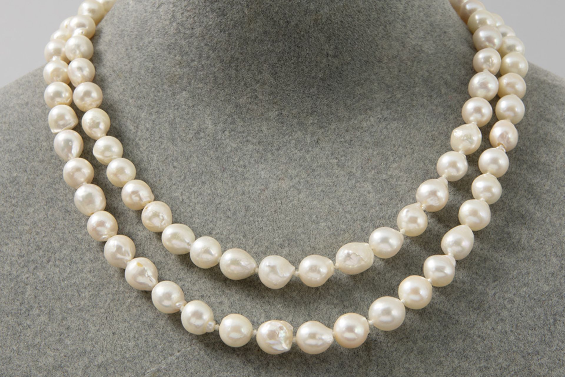 quite long necklace with baroque pearls