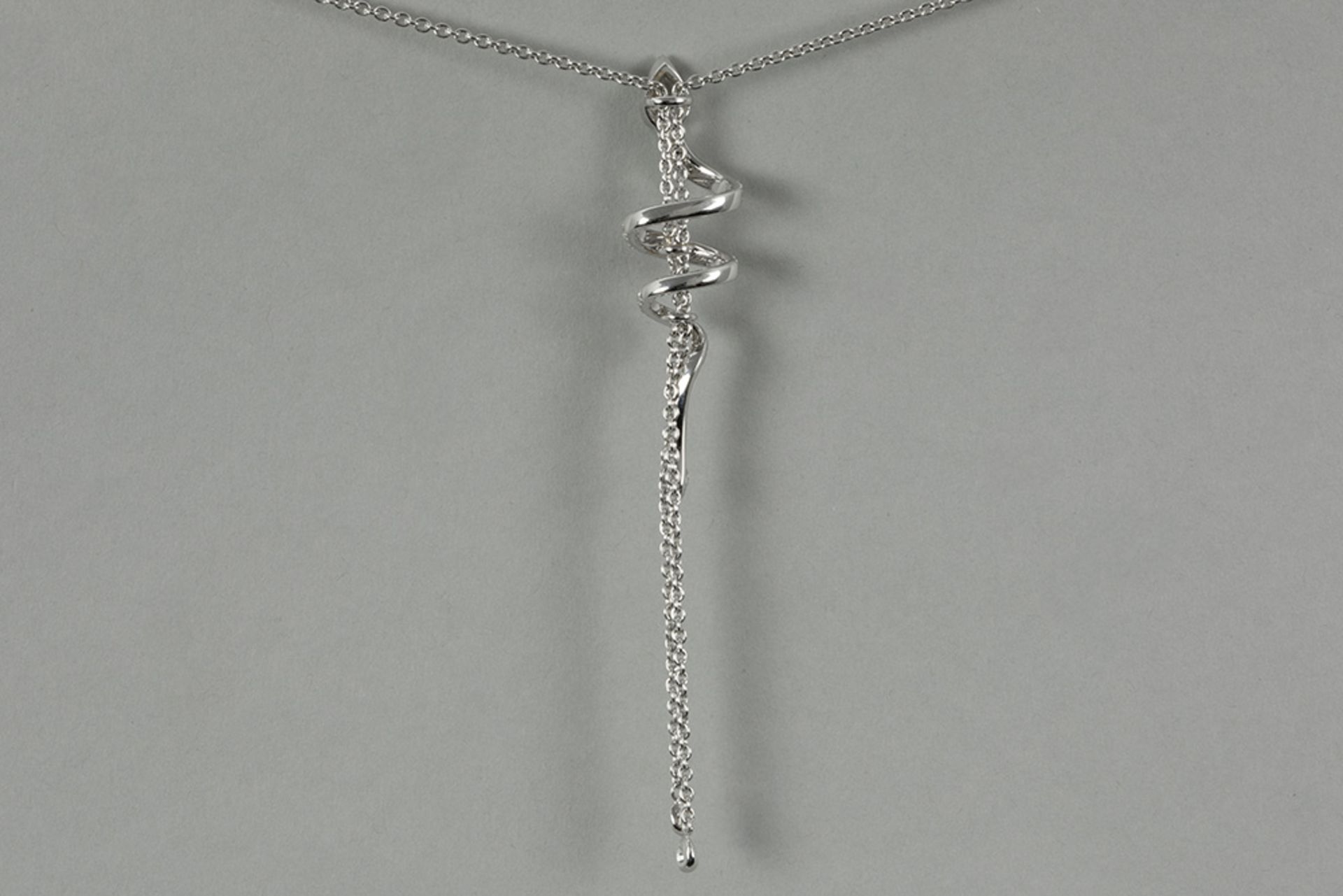 elegant "Clem Vercammen Collection" necklace in white gold (18 carat) with a snake motif with ca 1,5 - Bild 2 aus 2