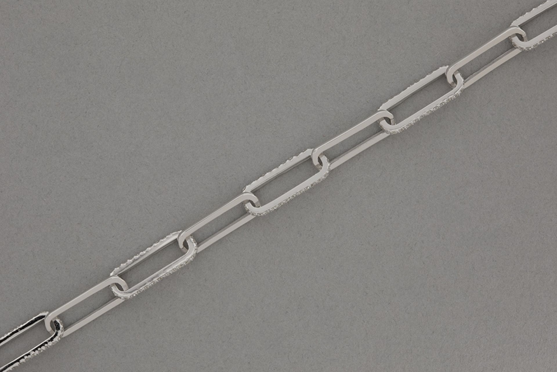 nice bracelet in white gold (18 carat) with 1,10 carat of very high quality brilliant cut diamonds