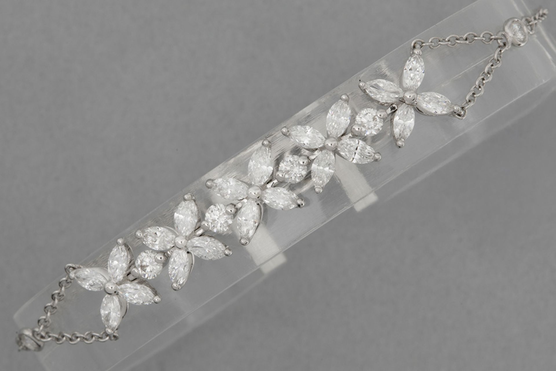 Clem Vercammen Collection bracelet in white gold (18 carat) with ca 1,60 carat of high quality diamo