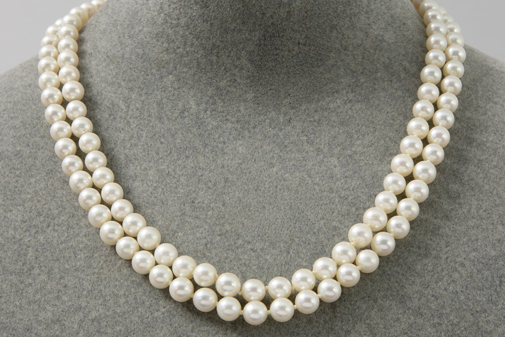 necklace with matching pearls and a lock in yellow gold (18 carat) - Bild 2 aus 2
