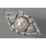 Art Deco ring in yellow and grey gold (18 carat) with diamond and pearl