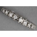 (wedding) ring in white gold (18 carat) with ca 0,80 carat of high quality brilliant cut diamonds