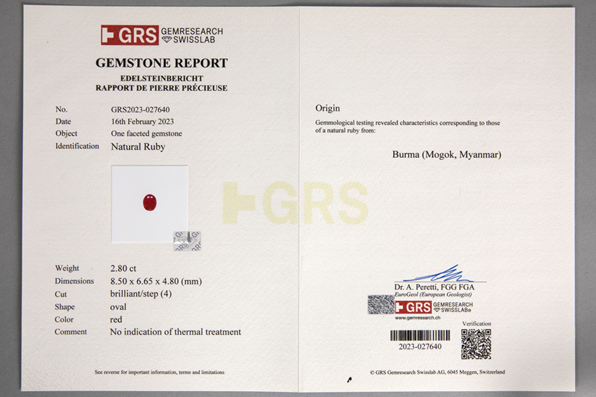 important ring in white gold (18 carat) with a 2,80 carat non-heated Burmese ruby, surrounded by ca  - Bild 3 aus 3