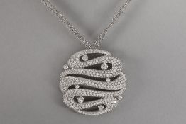 Hulchi Belluni necklace in white gold (18 carat) with a large round pendant with organic wavy design