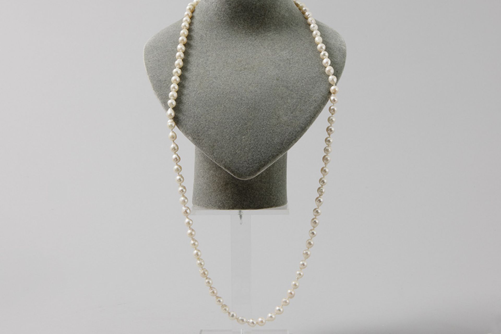 quite long necklace with baroque pearls - Bild 2 aus 2