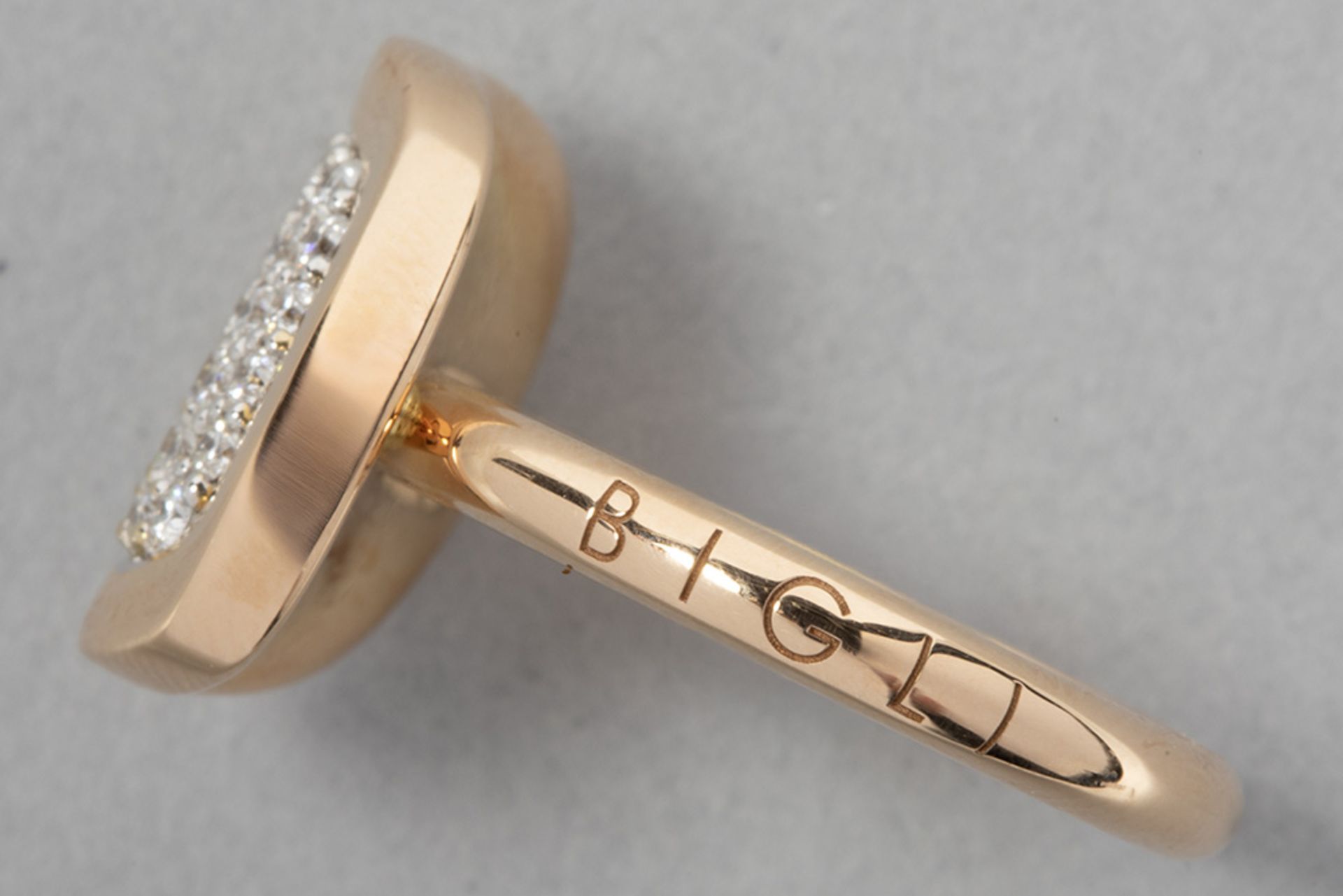 matching Bigli signed "Mini Nicky" design ring in pink gold (18 carat) with ca 0,50 carat of very hi - Bild 2 aus 3