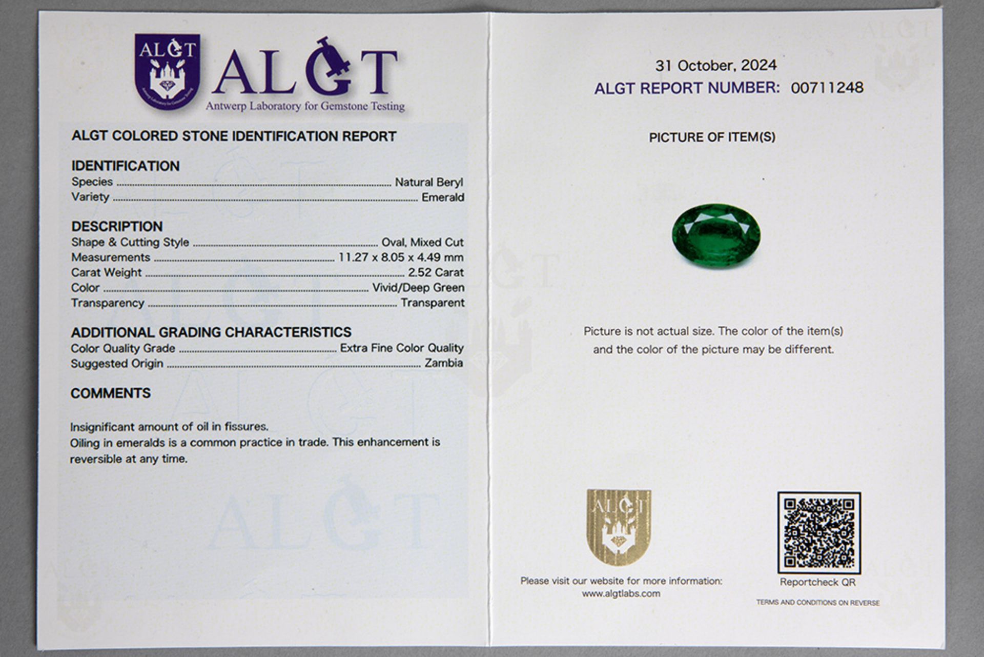 oval cluster ring in platinum with a 2,52 carat Zambian emerald with a very nice color surrounded by - Bild 3 aus 3