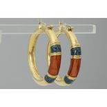 pair of earrings in yellow gold (18 carat) each with three polychrome lacquered bands