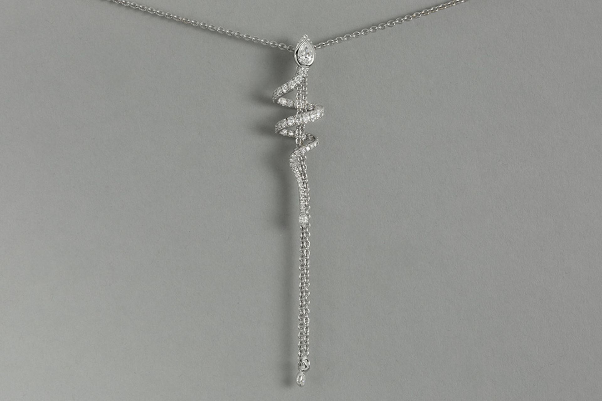 elegant "Clem Vercammen Collection" necklace in white gold (18 carat) with a snake motif with ca 1,5