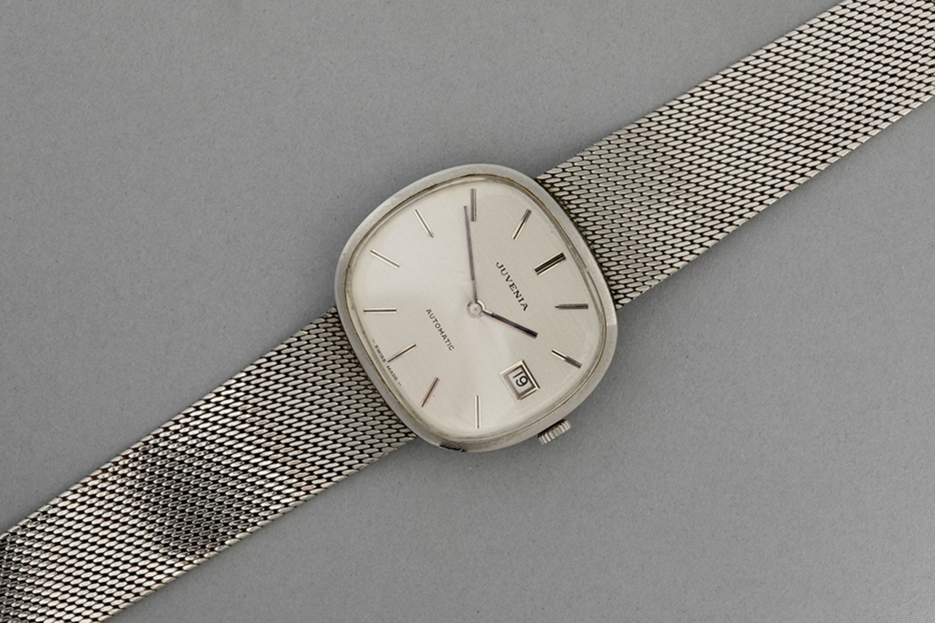 completely original Juvenia marked automatic wristwatch in steel - with its box - Bild 2 aus 4