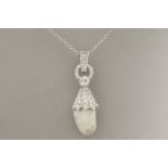 Art Deco-pendant in platinum with a natural baroque pearl and ca 0,70 carat of high quality old bril