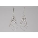 pair of contemporary earrings in white gold (18 carat) with ca 1 carat of  brilliant cut diamonds