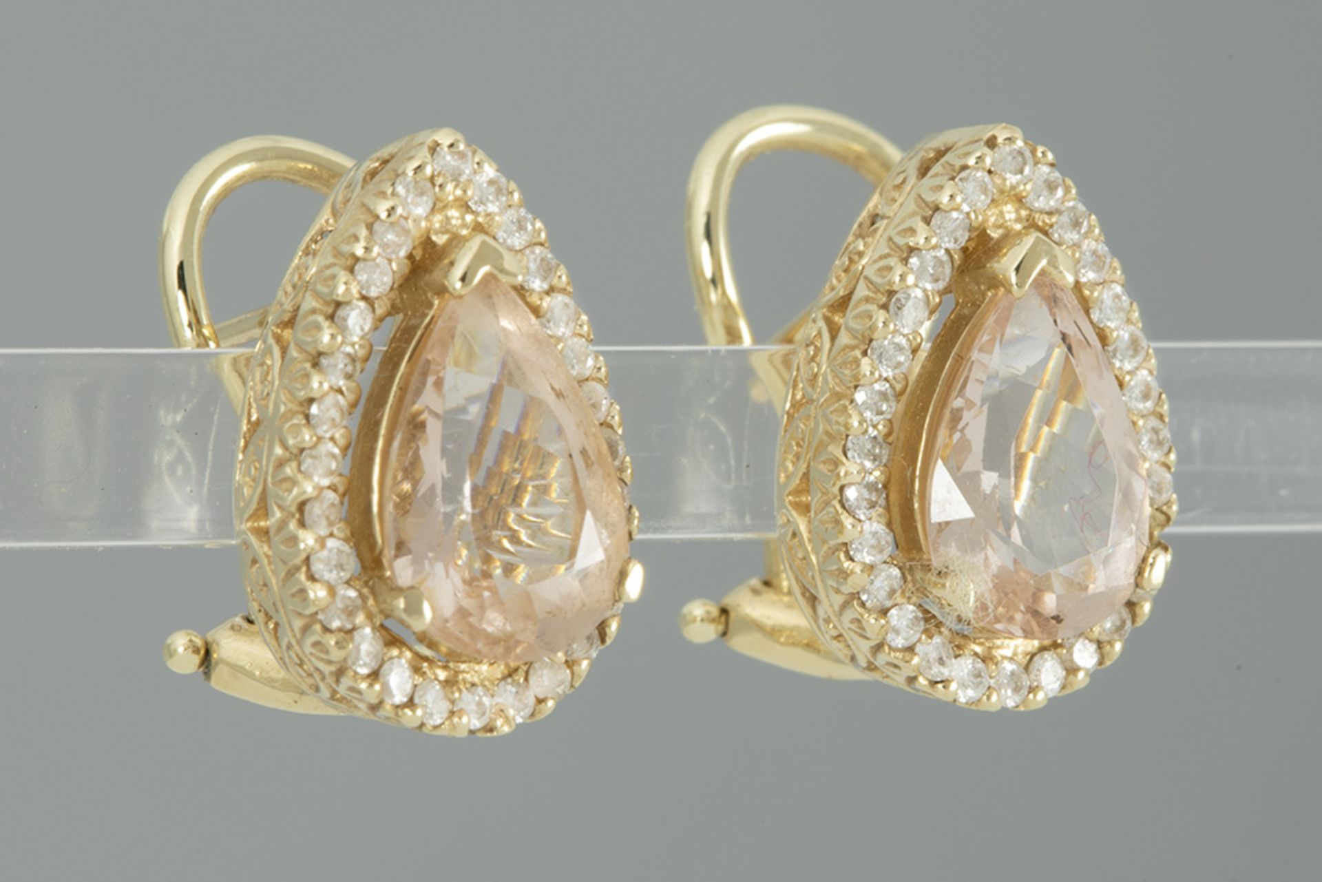 pair of drop-shaped earrings in yellow gold (14 carat) with 3,85 carat of morganite with nice light  - Bild 2 aus 3