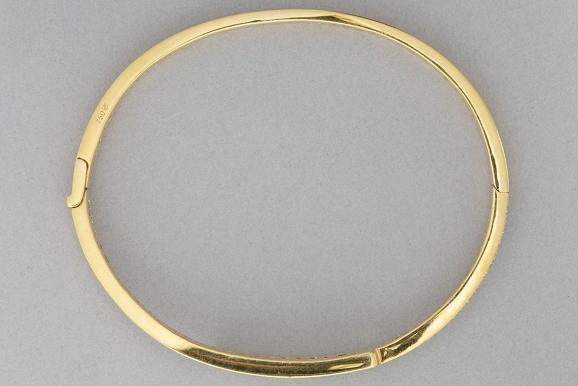 bracelet in yellow gold (18 carat) with ca 1,10 carat of high quality brilliant cut diamonds - Bild 2 aus 2