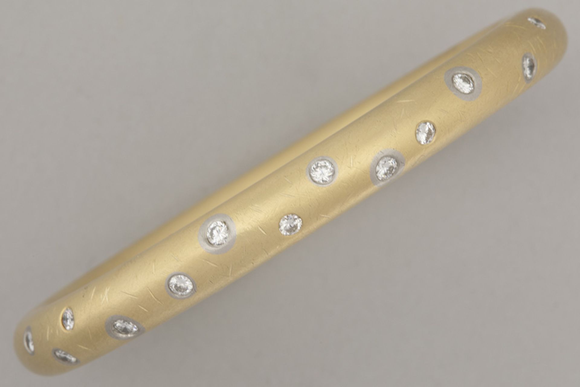 very nice bracelet in yellow gold (18 carat) with 1 carat of in platinum set top quality brilliant c