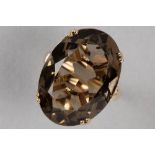 nice contemporary ring in pink gold (18 carat) with a big 20 carat topaz and ca 0,25 carat of high q