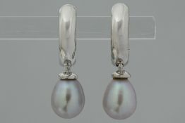 pair of earrings in white gold (18 carat) each with a drop-shaped grey pearl